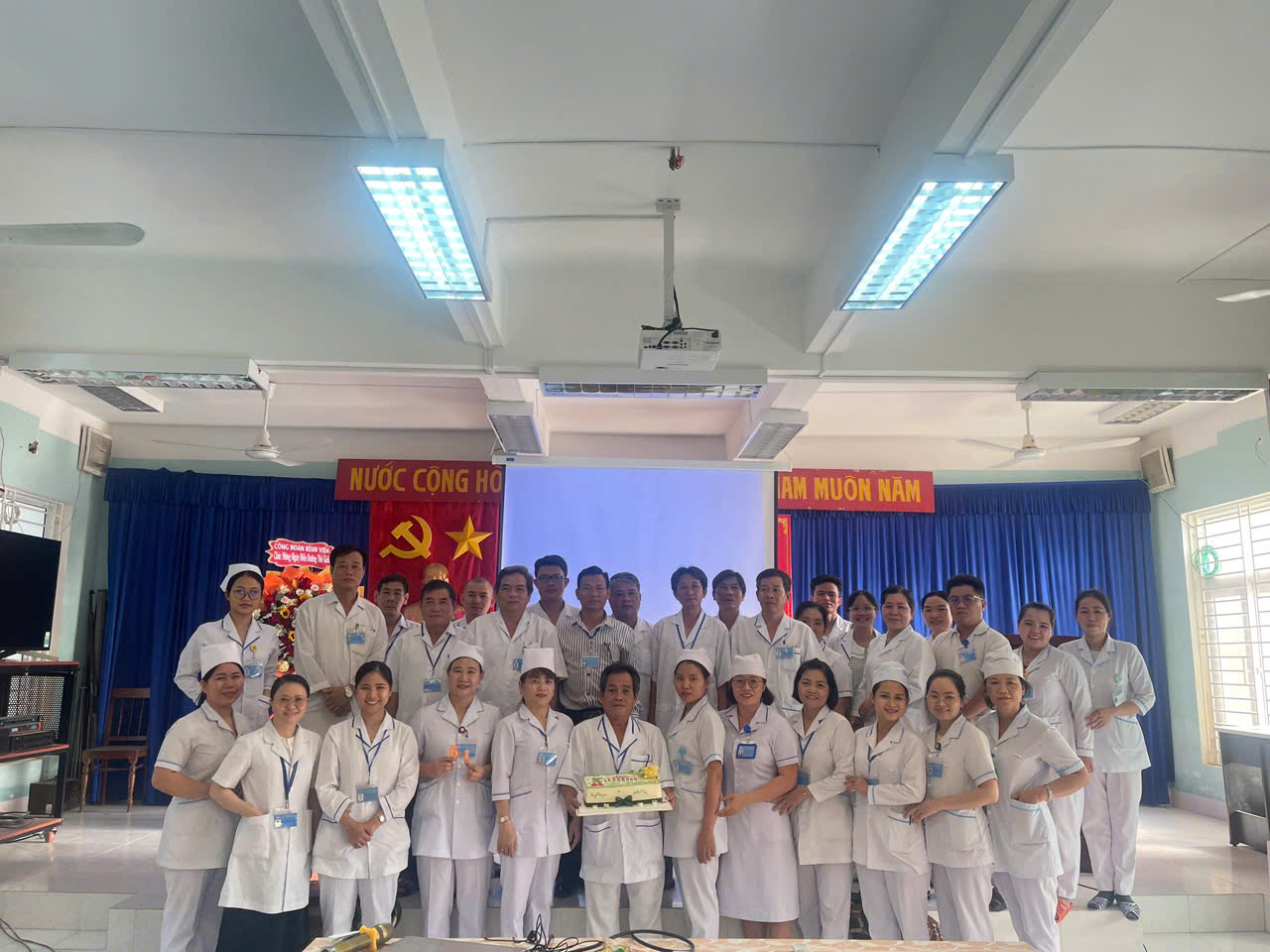 Bệnh viện Tâm thần Quy Nhơn tổ chức lễ mitting chào mừng Ngày Quốc tế Điều dưỡng 12/5